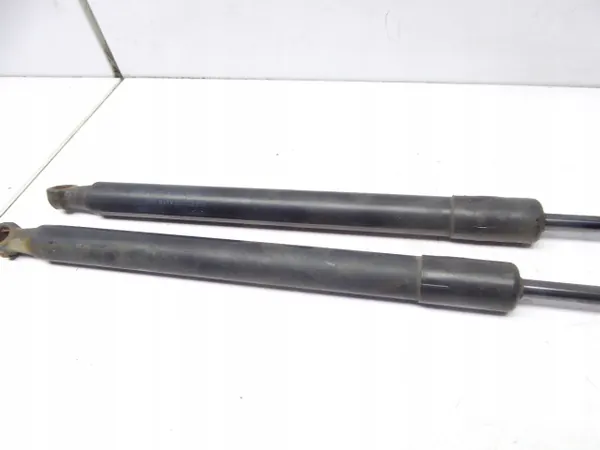 Volkswagen Passat B6 Baklucka Ställdon 3C9827550A image 3