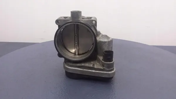 BMW E65 E66 3.6 V8 Drosselklappe 7506627 image 4