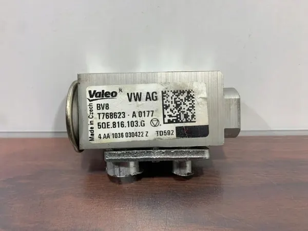 Cupra Formentor AC-expansieklep OEM 5QE8206790 image 2
