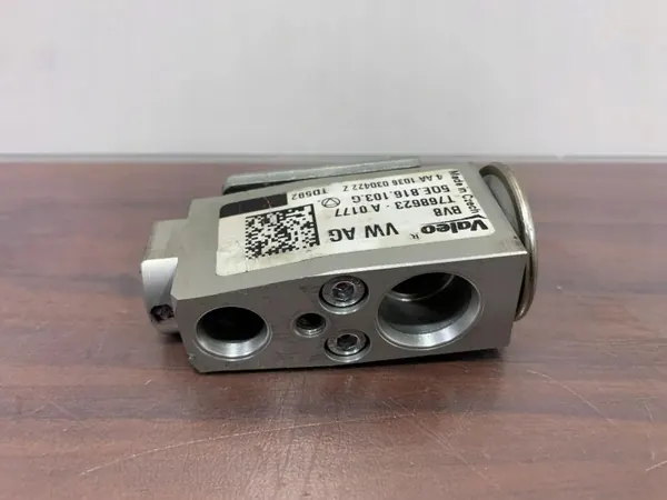 Cupra Formentor AC-expansieklep OEM 5QE8206790 image 3