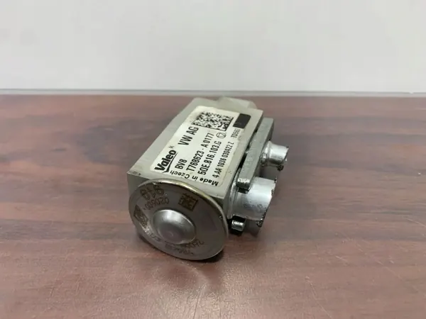 Cupra Formentor AC-expansieklep OEM 5QE8206790 image 5