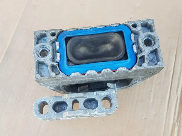 Set di supporti motore e trasmissione / 1.9 TDI BLS / VW Touran I image 8