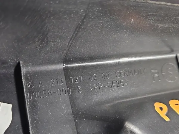 Mercedes Framre Höger Dörrlist OEM A2137270200 image 4