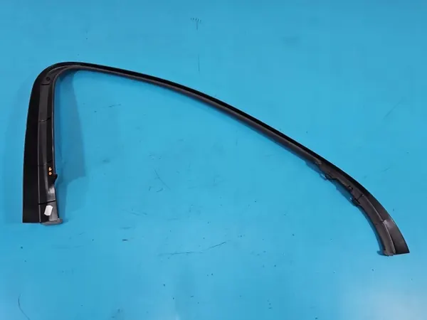 Mercedes Framre Höger Dörrlist OEM A2137270200 image 6