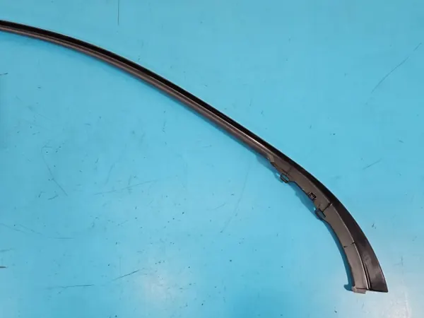 Mercedes Framre Höger Dörrlist OEM A2137270200 image 7