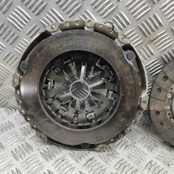 Conjunto de embreagem Audi Q2 1.5L 2020 05E141015D image 3