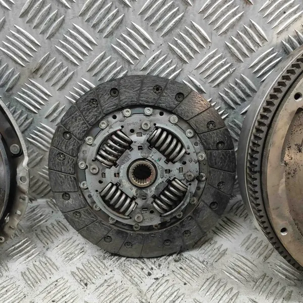 Conjunto de embreagem Audi Q2 1.5L 2020 05E141015D image 4