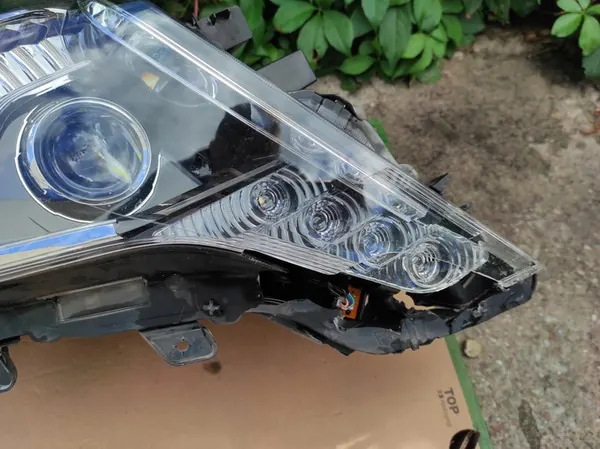 FARO DELANTERO TOYOTA LAND CRUISER XENON LED image 3