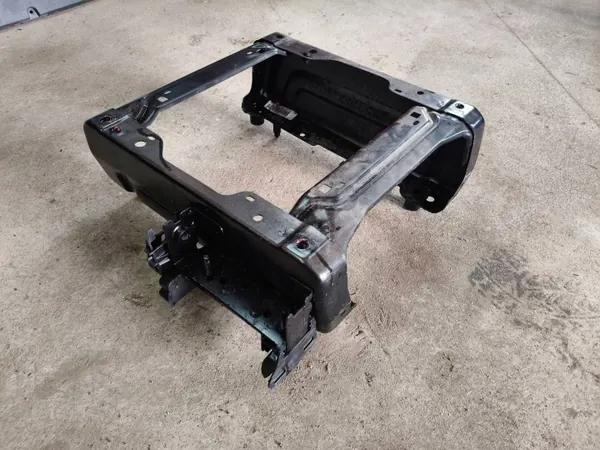 Kuljettajan istuimen runko OEM CNE514 Etu oikea UK image 3
