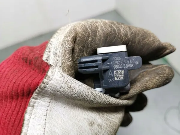 Infiniti Q50 Airbag-sensor OEM FBZ7688 - Begagnad image 6