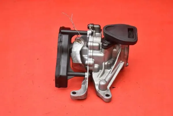 Pompe à huile OEM 55487858 pour Opel Astra 5 1.6 CDTI image 6