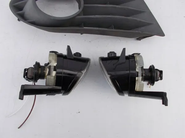 Faróis de Neblina Halógenos VW Golf V + Plus Esquerdo Direito 5M0853665C image 9