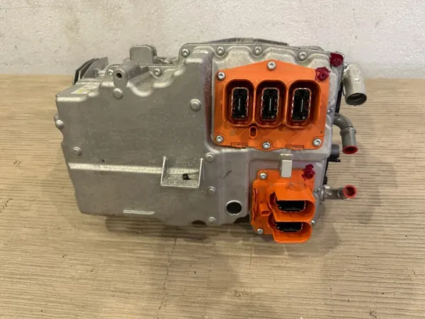 OEM 32144041 Invertteri Volvo T8 Plug-in Hybridille image 2