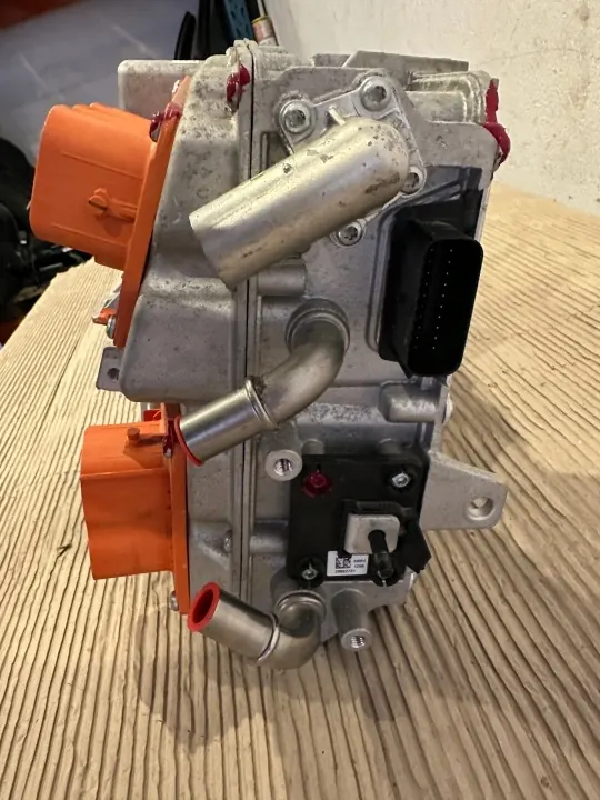 OEM 32144041 Invertteri Volvo T8 Plug-in Hybridille image 3