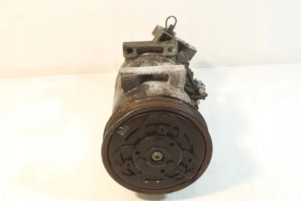 Renault OE 92600-2352R AC Compressor image 3