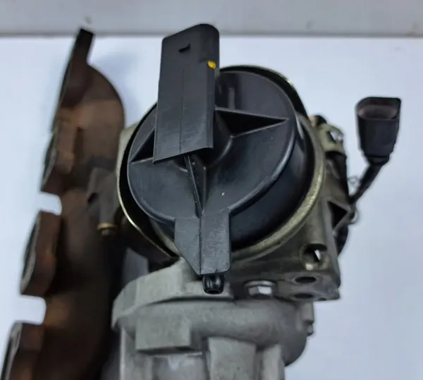 Turboahdin OEM 04L253010B VW Skoda Audi 2.0 TDI image 4
