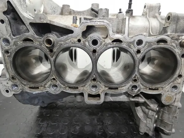 Bloque Motor Land Rover OEM PBG4D36015EE Usado image 9