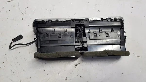 Grelha de ventilação Audi Q5 8R1820951G image 3