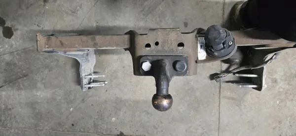 Peräkärkikoukku OEM HAK HOLOWNICZY 13 Pin Ford Custom image 3