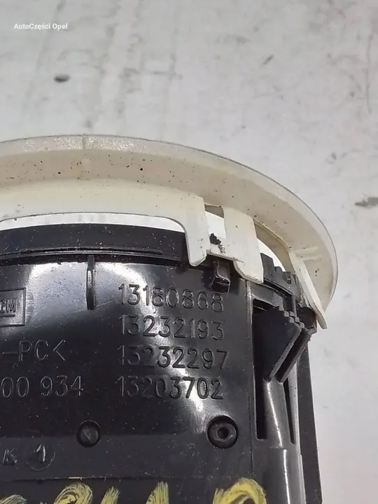 Grade de ventilação Opel Corsa D 13180868 image 3