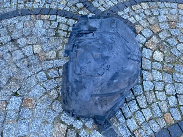 Mercedes E-klass 238 vänster framskärm OEM 2386901503 image 3