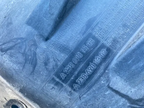 Mercedes E-klass 238 vänster framskärm OEM 2386901503 image 7