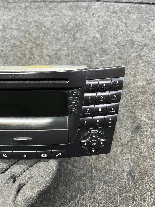 Gebruikte Becker Radio CD Navi OEM A2118200979 image 4