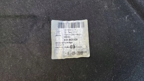 Audi Q2 Motorhaubendämmung OEM 83A863825 - Gebraucht image 3