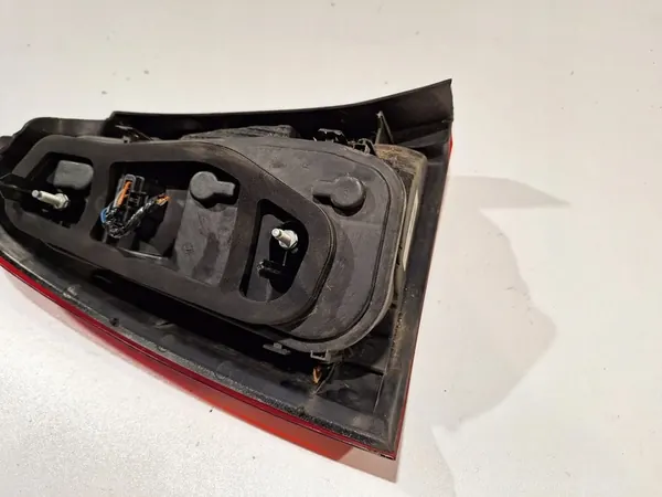 Luz trasera derecha 8200744759 Dacia Logan Sedan 08-12 image 5