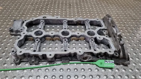 Nokka-akselin Kiinnike OEM 06E103285H - Audi OE image 2