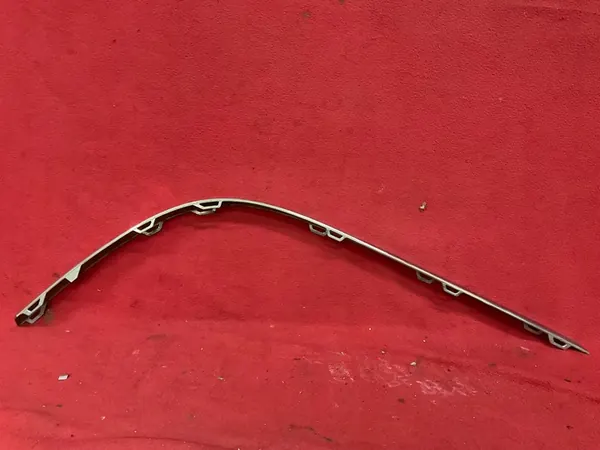 VW Passat B7 Takaluukun Kromilista Oikea 3AE807460 image 4