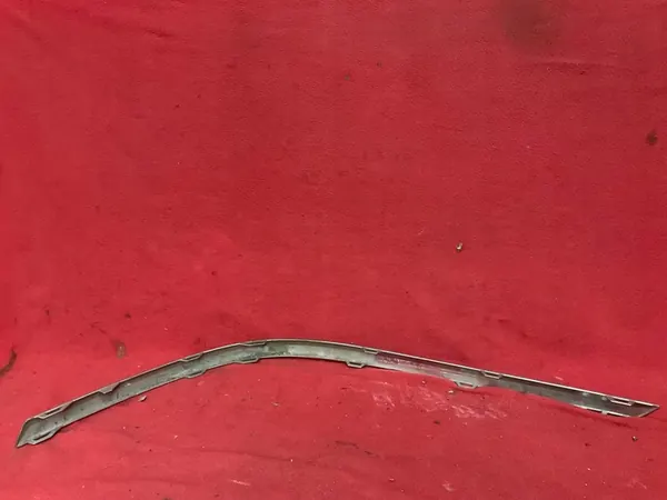 VW Passat B7 Takaluukun Kromilista Oikea 3AE807460 image 5