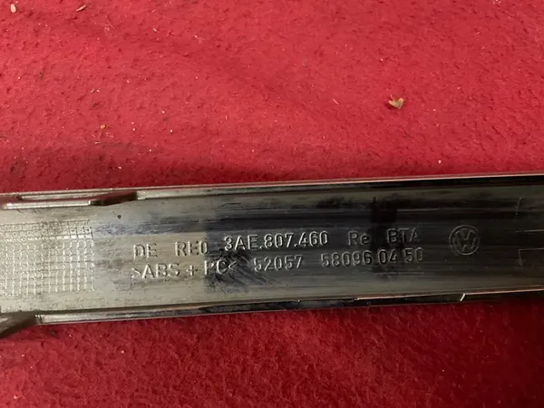 VW Passat B7 Takaluukun Kromilista Oikea 3AE807460 image 6