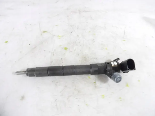 Inyector Skoda Fabia III 1.4TDI OEM 28565335 - Usado image 2
