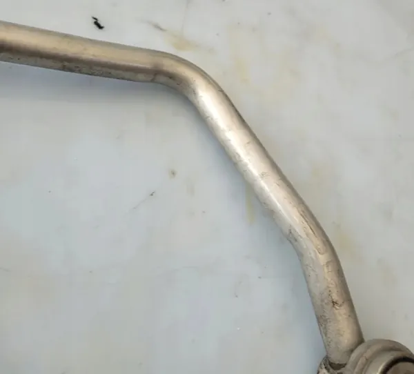 BMW Ölkühlerrohr OEM 7585698 - Gebraucht image 3