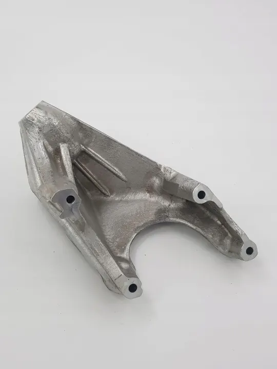 Original höger motorfäste Mercedes M177 4.0 V8 A1772234600 image 2