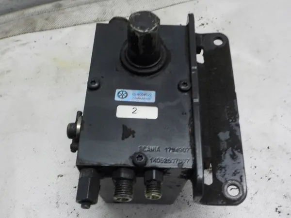Bomba elevação cabine Scania R OEM 1794907 - Usado image 2