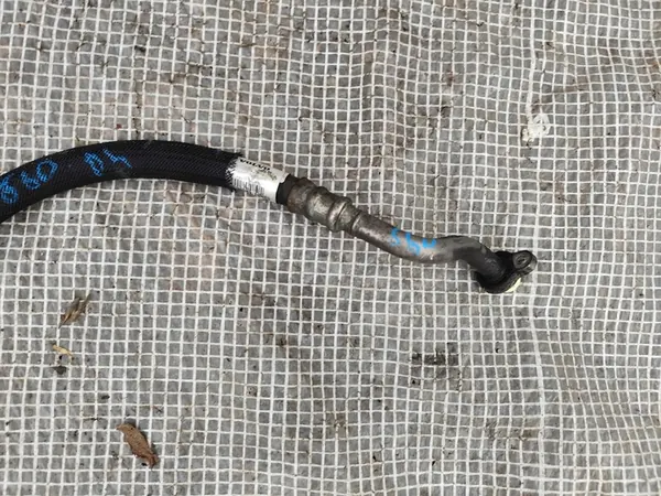 Volvo S60 II V60 10-18 A/C Hose 31332529 image 3