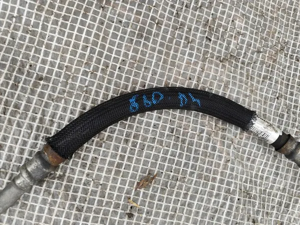 Volvo S60 II V60 10-18 A/C Hose 31332529 image 4