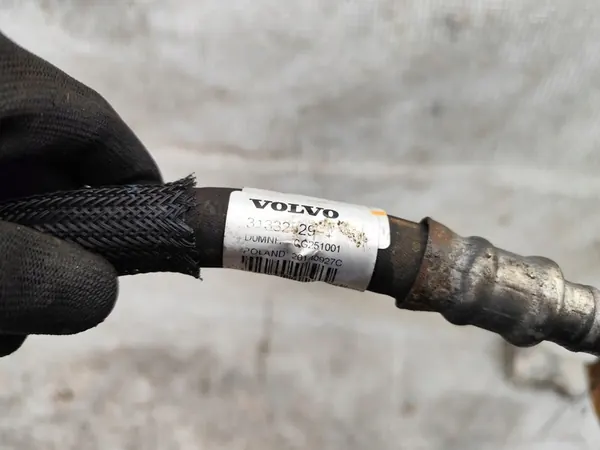 Volvo S60 II V60 10-18 A/C Hose 31332529 image 5