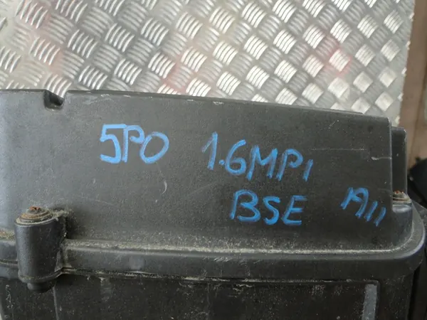 Ilmansuodattimen kotelo Seat Altea 1.6 MPI BSE image 8