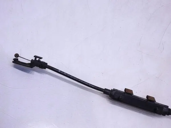 Suporte abertura capô OEM 1T1823633B - Usado image 3