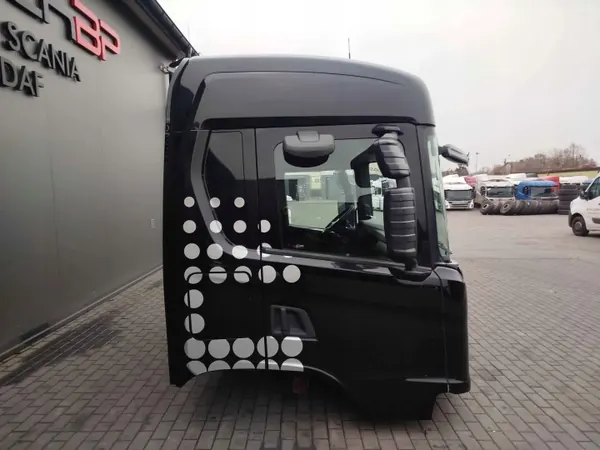 Cabina Scania CG17 - Peça OEM Usada para NTG image 3