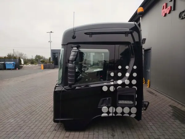 Cabina Scania CG17 - Peça OEM Usada para NTG image 6