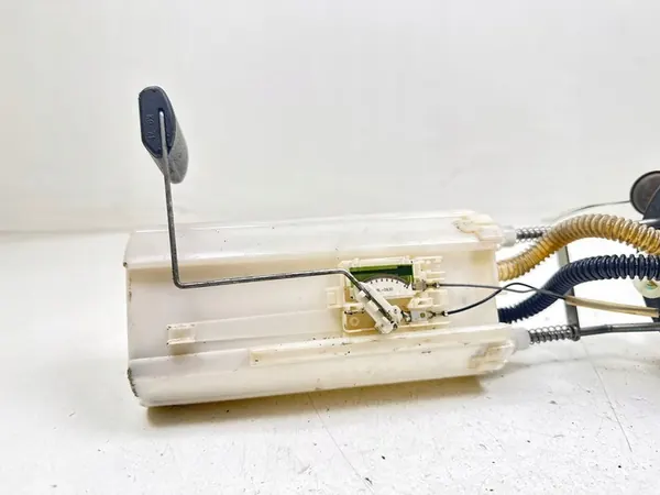 Capteur de niveau de carburant KIA SORENTO I 2.5L Diesel 2008 image 3