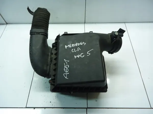 Mercedes CLA W176 Luftfilterhus OEM A6450900001 image 2