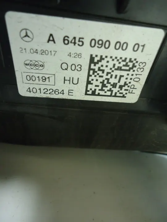 Mercedes CLA W176 Luftfilterhus OEM A6450900001 image 3