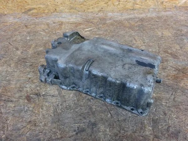 Oljepanna AUDI A3 8P A4 B7 06F103603B image 2