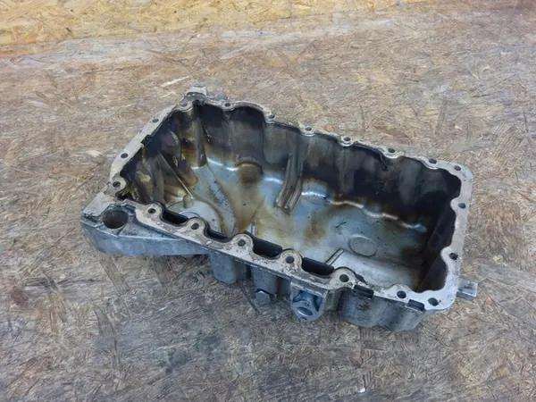 Oljepanna AUDI A3 8P A4 B7 06F103603B image 3