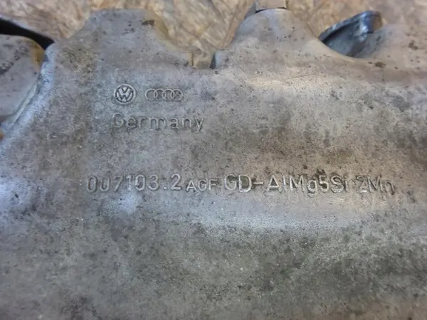 Oljepanna AUDI A3 8P A4 B7 06F103603B image 6